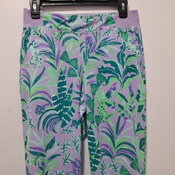Lilly Pulitzer Tropical Print Leggings in Purple and Green - Picture 12 of 14